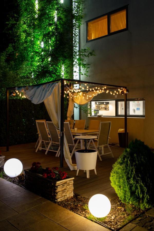 Kubiq Residence Giarmata ภายนอก รูปภาพ