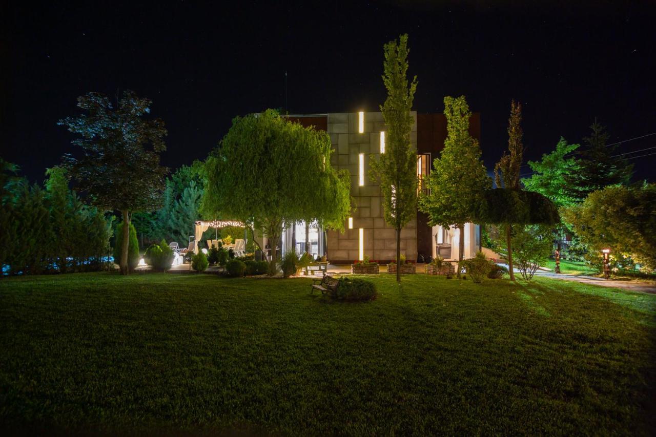 Kubiq Residence Giarmata ภายนอก รูปภาพ