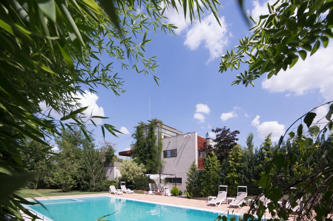 Kubiq Residence Giarmata ภายนอก รูปภาพ